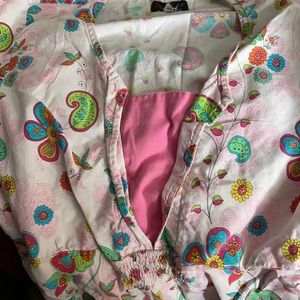 Peaches brand medium scrub top